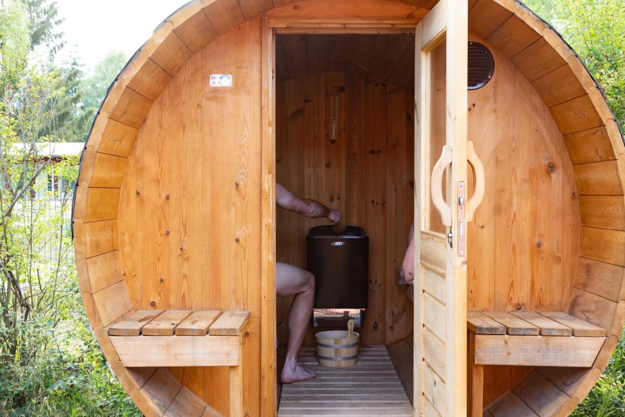Gemutliches Tinyhouse Bungalow Mit Kamin & Sauna Am See Йоахимстал Екстериор снимка