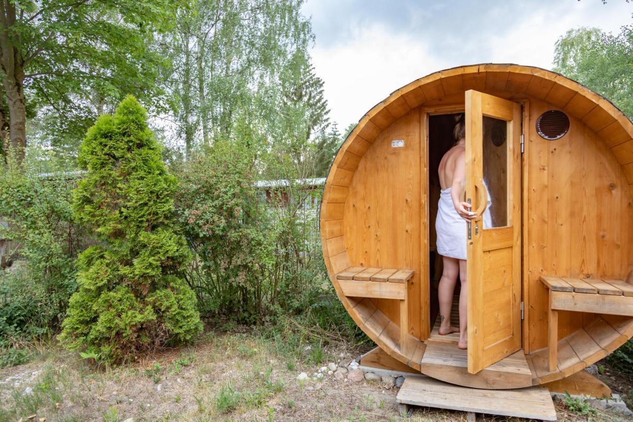Gemutliches Tinyhouse Bungalow Mit Kamin & Sauna Am See Йоахимстал Екстериор снимка